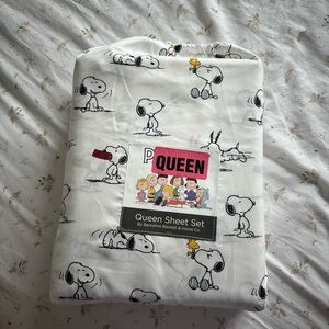 Snoopy Queen Sheet Set - White